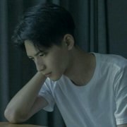 男生扣扣头像_心仪深陷迷恋我想见你 不远万里